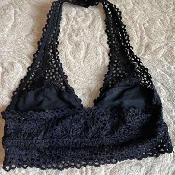 SUPER CUTE! NWT AERIE BLACK CROCHET BRALETTE HALTER TOP SIZE S/M - Picture 9 of 10